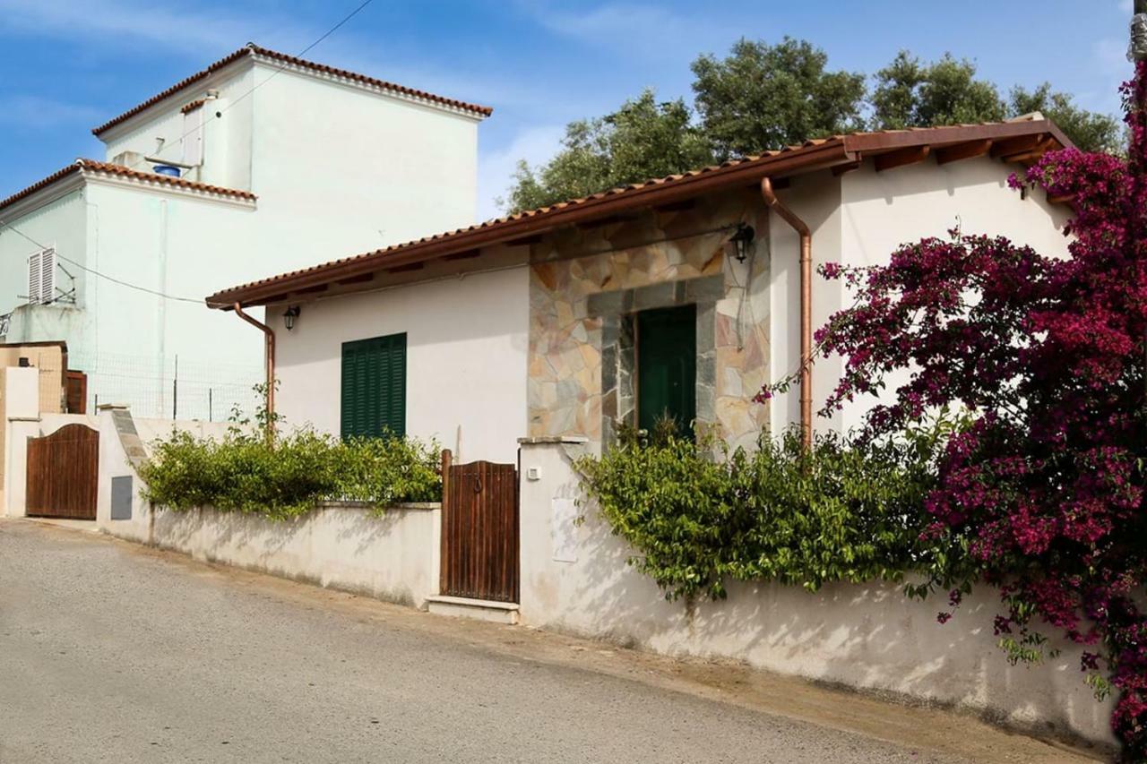 8 Via V. Monti Vila Loiri Porto San Paolo Exterior foto